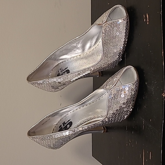 Sparkley silver sequined heels by Browns - Picture 4 of 5